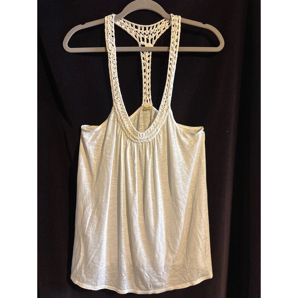 Women’s M white T back tank top, crochet straps / accents Maxstudio Festival